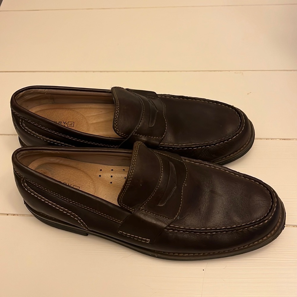 Men’s Sperry Top-Sider brown Penny Loafers size 10.5 great condition.